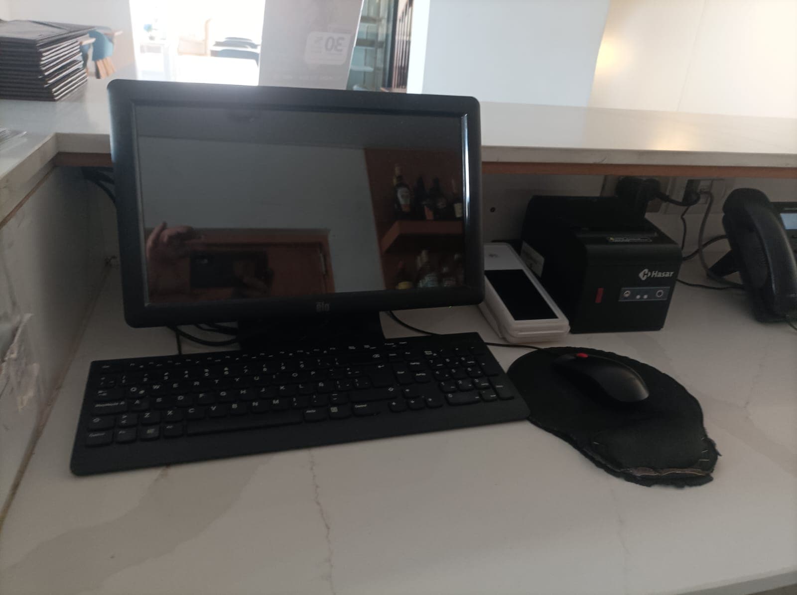 PC de trabajo en recepción